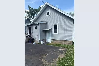 136 Maynard St, Springfield, MA 01109 - Photo 3