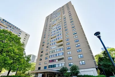 8 Whittier Pl #17D, Boston, MA 02114 - Photo 3