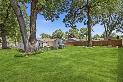 20 Bourbeau St, Chicopee, MA 01020 - Photo 37