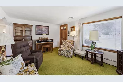 20 Bourbeau St, Chicopee, MA 01020 - Photo 19
