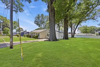 20 Bourbeau St, Chicopee, MA 01020 - Photo 5