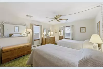 20 Bourbeau St, Chicopee, MA 01020 - Photo 27