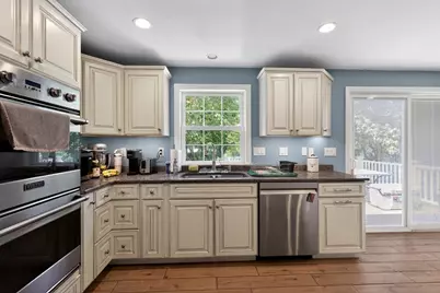23 Smith St, Attleboro, MA 02703 - Photo 5
