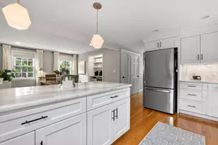42 Hale St, Newburyport, MA 01950 - Photo 11