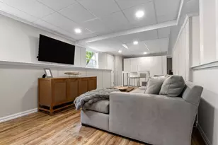 42 Hale St, Newburyport, MA 01950 - Photo 31