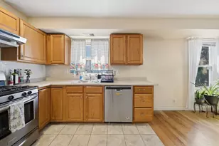 27 Ellington St, Boston, MA 02121 - Photo 5