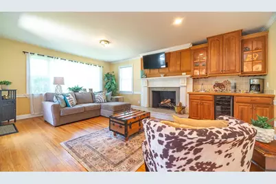 28 Parker St, East Longmeadow, MA 01028 - Photo 3