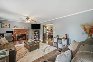 1527 Main St, Acushnet, MA 02743 - Photo 11