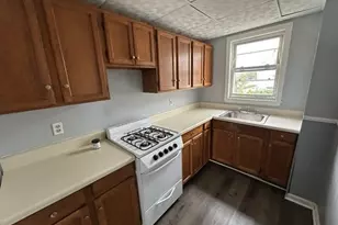 33 Malvey St, Fall River, MA 02720 - Photo 3