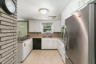 38 Brimbal Ave, Beverly, MA 01915 - Photo 17