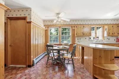 104 Jackson Dr, Raynham, MA 02767 - Photo 7