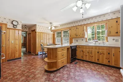104 Jackson Dr, Raynham, MA 02767 - Photo 3