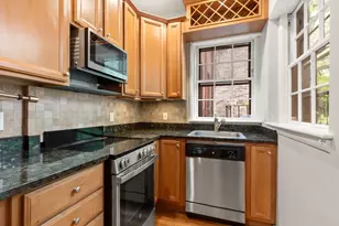 78 Phillips St, Boston, MA 02114 - Photo 9