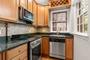 78 Phillips St, Boston, MA 02114 - Photo 9