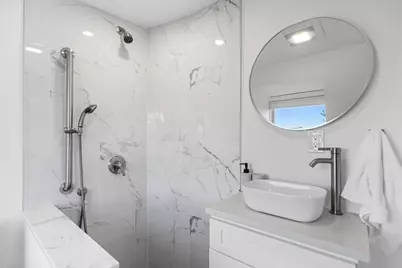 6. Goodwin Pl.. #4, Boston, MA 02114 - Photo 17
