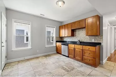 51 King St #3, Boston, MA 02122 - Photo 3