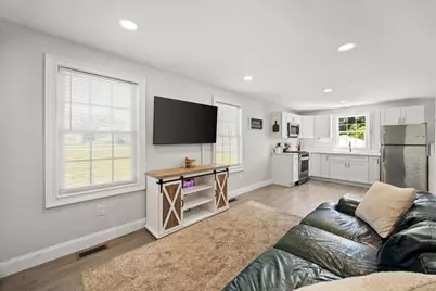64 Fall River Ave, Seekonk, MA 02771 - Photo 5