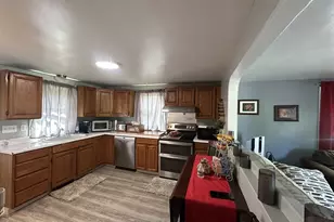 19 Granite St, Uxbridge, MA 01569 - Photo 3