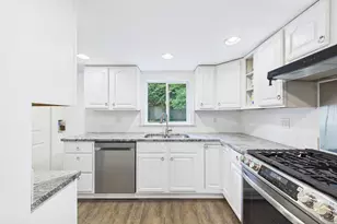 887 Shawmut Ave, New Bedford, MA 02746 - Photo 11