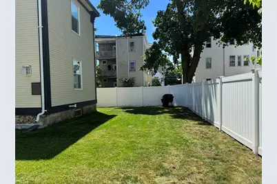 131 Laurel St #C, Malden, MA 02148 - Photo 3