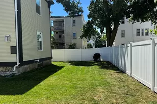 131 Laurel St, Malden, MA 02148 - Photo 3