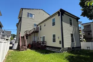131 Laurel St, Malden, MA 02148 - Photo 5