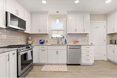 31 Freeman Ave, Everett, MA 02149 - Photo 13
