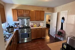 96 Lawton St, Brookline, MA 02446 - Photo 11