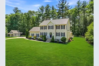 88 Northbridge St, Mendon, MA 01756 - Photo 3
