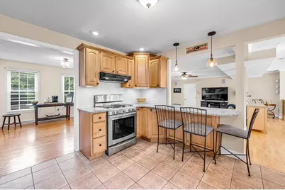 89 Kane Brothers Cir, Westfield, MA 01085 - Photo 13