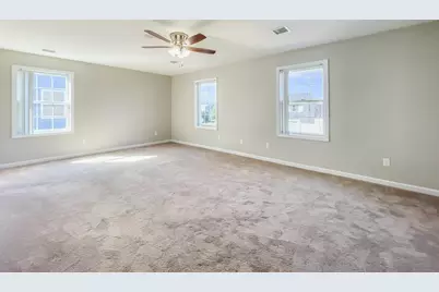 210 Naismith St, Springfield, MA 01104 - Photo 27