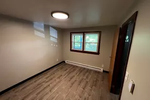 438 Springfield, Agawam, MA 01001 - Photo 5