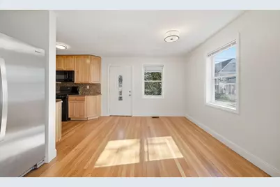 87 Floral St #1, Newton, MA 02461 - Photo 5