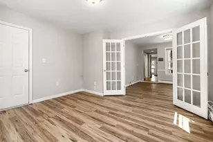 21 Carleton Ave, Haverhill, MA 01835 - Photo 7