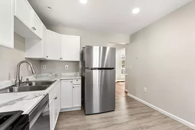 21 Carleton Ave, Haverhill, MA 01835 - Photo 9