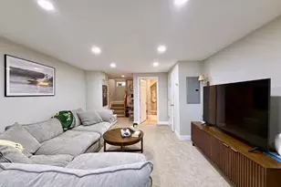 512 E 3rd St, Boston, MA 02127 - Photo 7