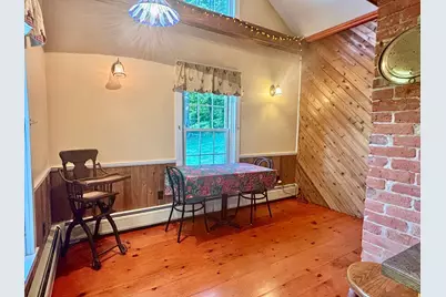19 S Maple St, Shelburne, MA 01370 - Photo 9