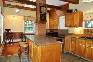 19 S Maple St, Shelburne, MA 01370 - Photo 9
