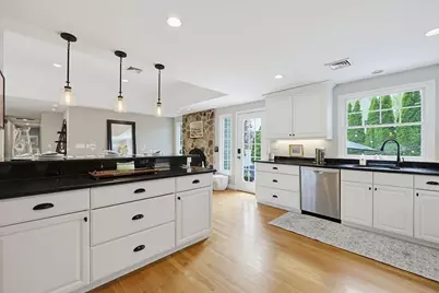 16 Mansion Rd, Wakefield, MA 01880 - Photo 13