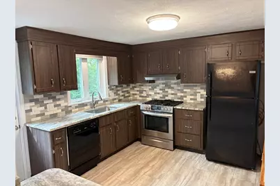 27 Richardson Circle, Saugus, MA 01906 - Photo 11