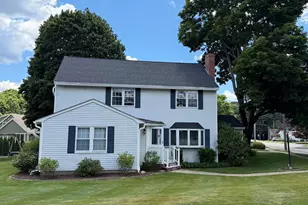 22 Abbott Rd, Waltham, MA 02452 - Photo 3