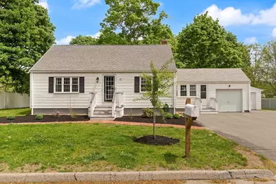 32 Prince St, Danvers, MA 01923 - Photo 5