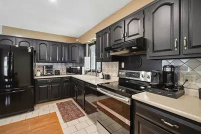 958 Parker St, Springfield, MA 01129 - Photo 9
