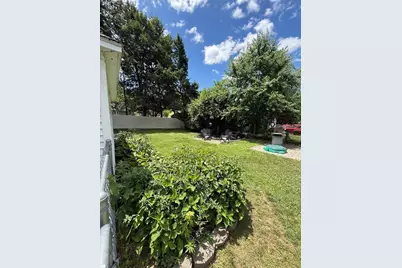 153 Edgewood Ave, Longmeadow, MA 01106 - Photo 21