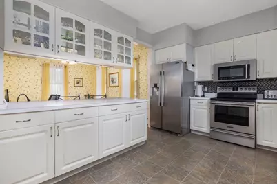 956 Maple St, Fall River, MA 02720 - Photo 3