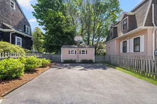 956 Maple St, Fall River, MA 02720 - Photo 15