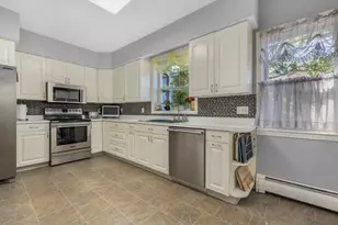 956 Maple St, Fall River, MA 02720 - Photo 5