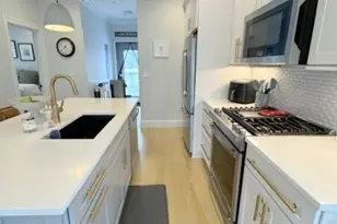 22 Roseclair St, Boston, MA 02125 - Photo 9