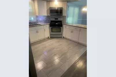 18 Parkwood Dr, West Springfield, MA 01089 - Photo 5