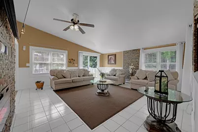 304 Wanoosnoc Rd, Fitchburg, MA 01420 - Photo 5